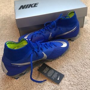 Nike Super Fly 6 Elite FG Dynamic Fit Cleat.